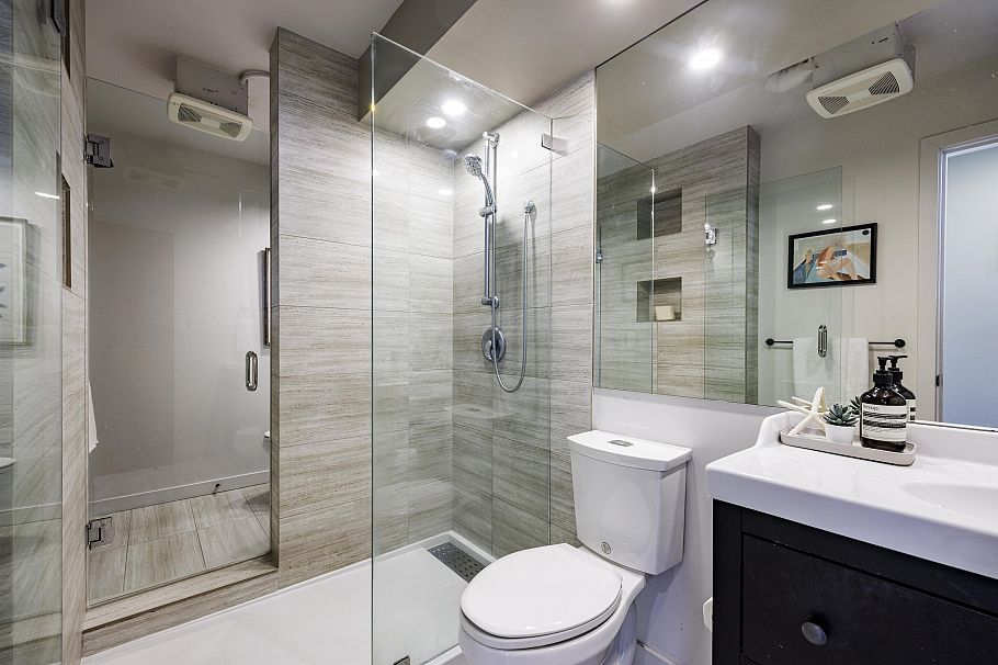 302 540 Lonsdale Avenue North Vancouver, BC - 18