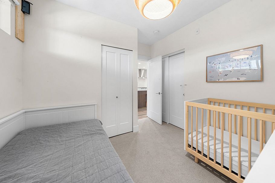 302 1496 Charlotte Road North Vancouver, BC - 5