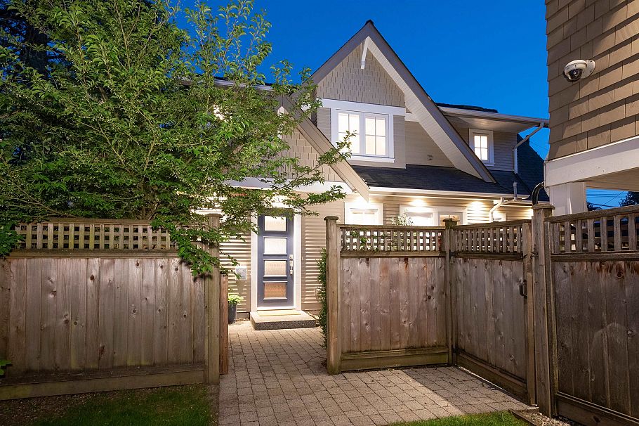 3132 W 7th Avenue Vancouver, BC - 21