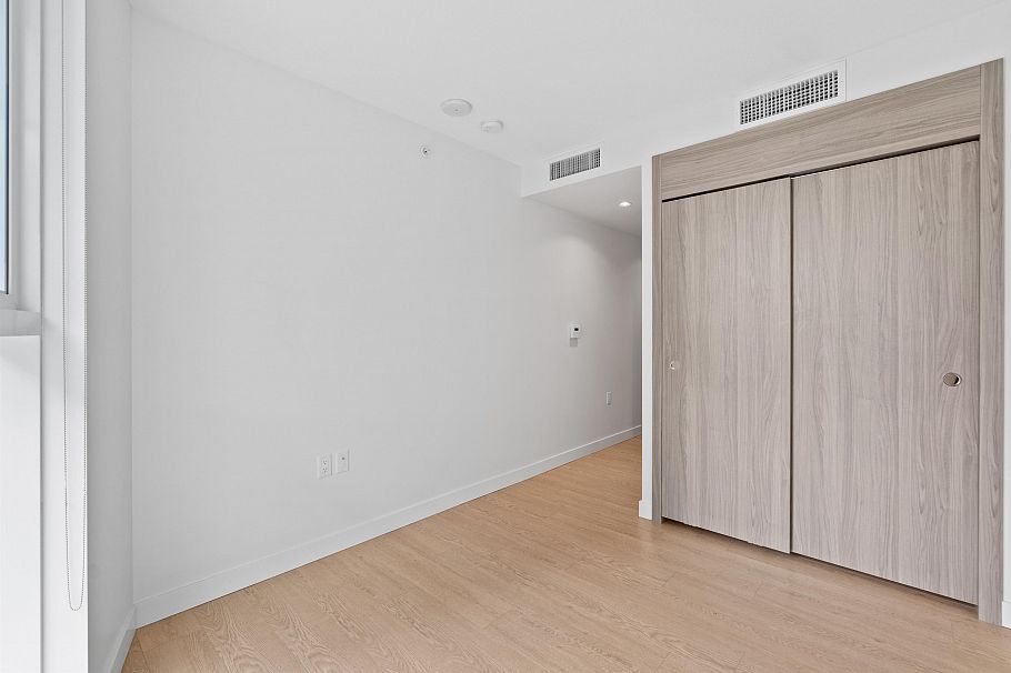 684 87 Nelson Street Vancouver, BC - 18