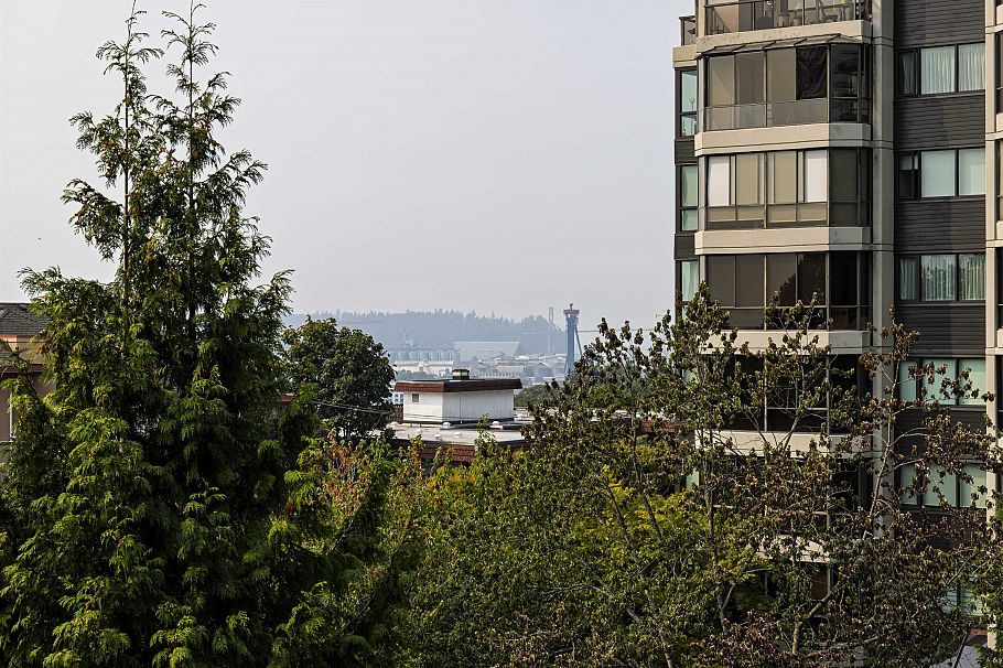 302 540 Lonsdale Avenue North Vancouver, BC - 21