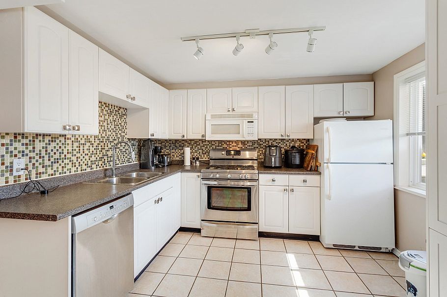 843 Whitchurch Street North Vancouver, BC - 25