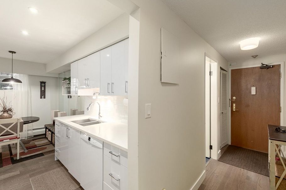 218 2320 W 40th Avenue Vancouver, BC - 16