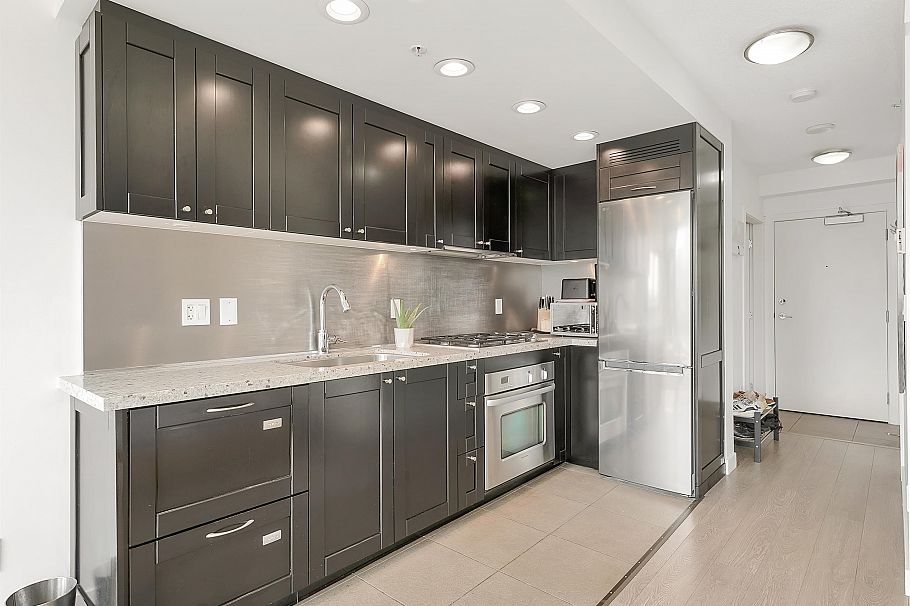 516 1133 Homer Street Vancouver, BC - 4