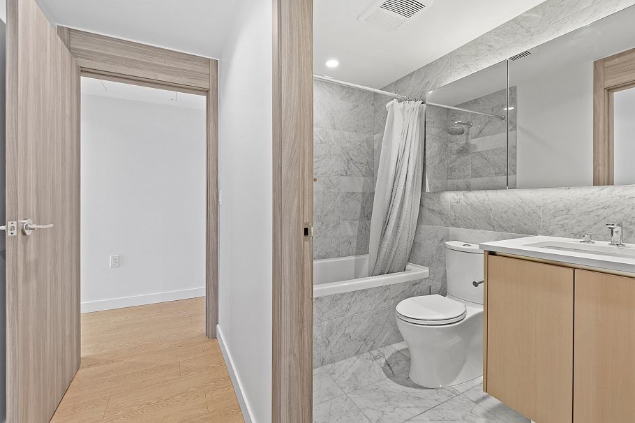 684 87 Nelson Street Vancouver, BC - 14