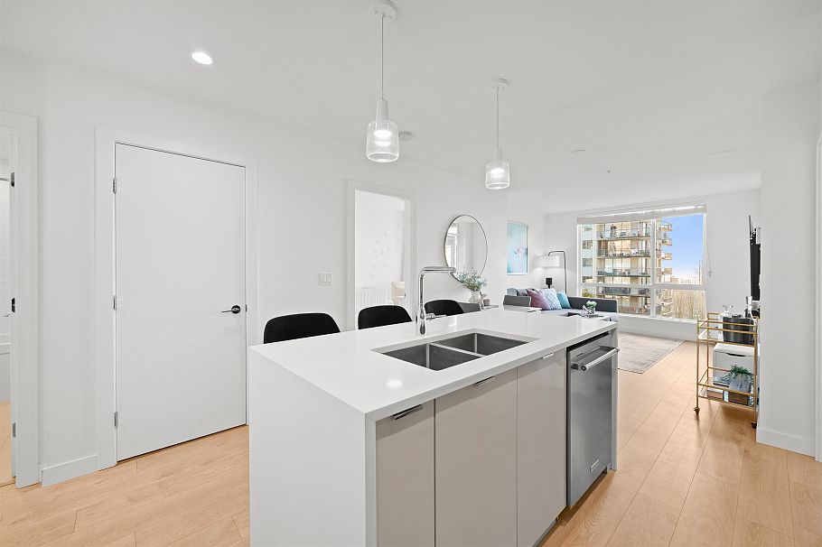 304 108 E 8th Street North Vancouver, BC - 15