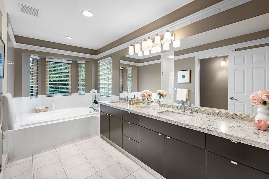 2318 Oliver Crescent Vancouver, BC - 29