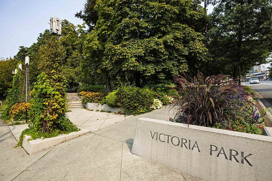 302 540 Lonsdale Avenue North Vancouver, BC - 3