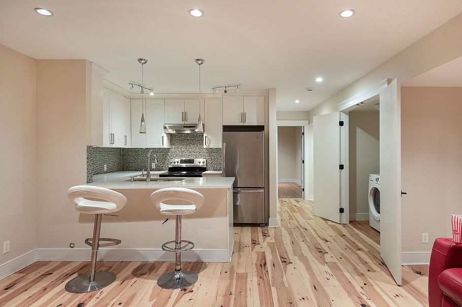 839 W 20th Street North Vancouver, BC - 34