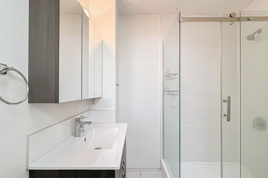 736 E 55th Avenue Vancouver, BC - 26