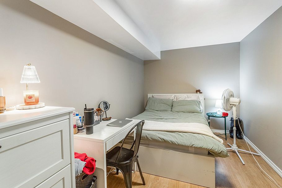 843 Whitchurch Street North Vancouver, BC - 24