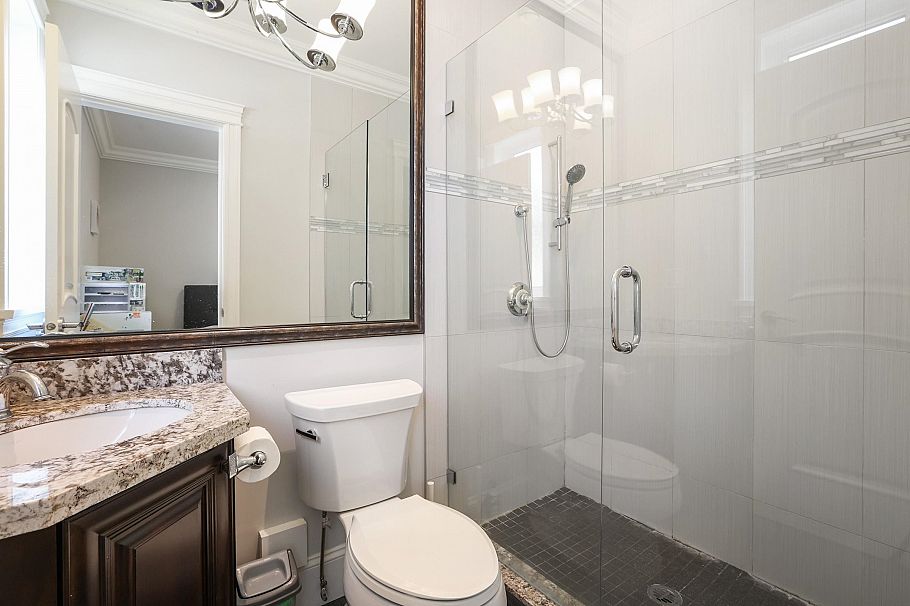 3553 W 31st Avenue Vancouver, BC - 26