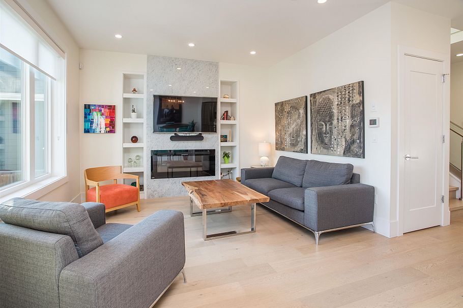 341 E 13th Street North Vancouver, BC - 16