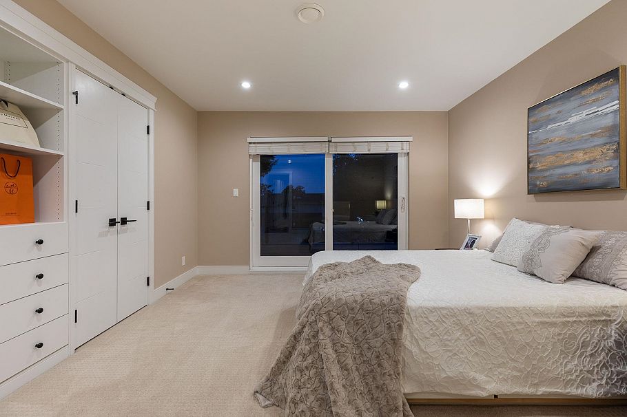 839 W 20th Street North Vancouver, BC - 25