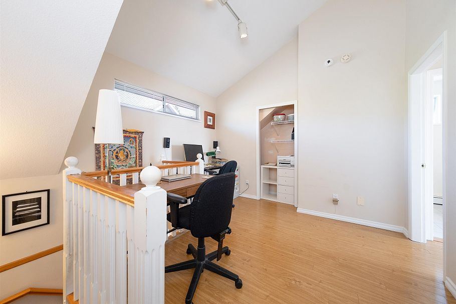 4 260 E 4th Street North Vancouver, BC - 26