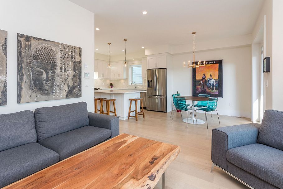 341 E 13th Street North Vancouver, BC - 15