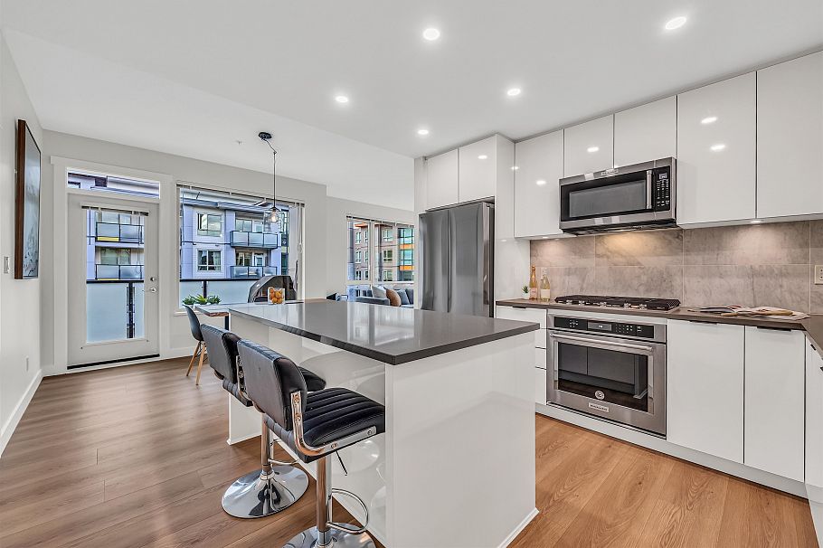 404 2632 Library Lane North Vancouver, BC - 20