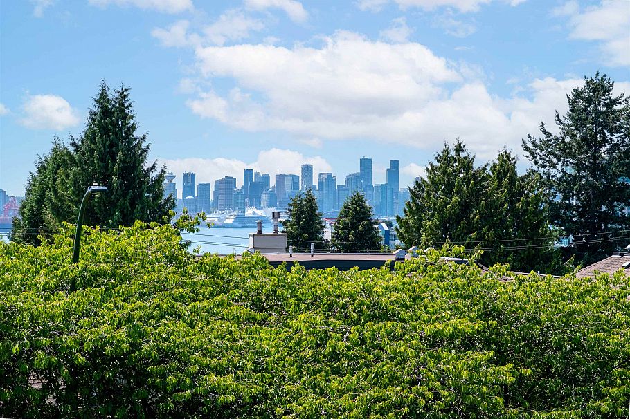 4 260 E 4th Street North Vancouver, BC - 6