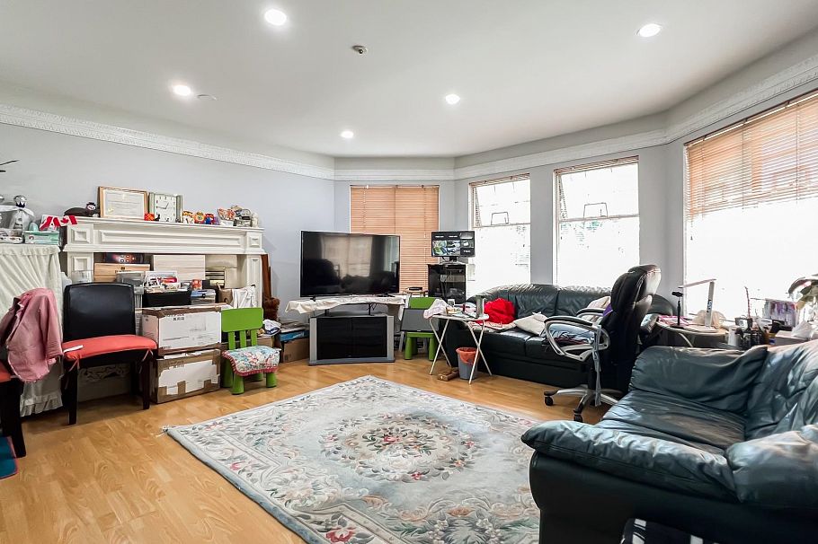 1860 SE Marine Drive Vancouver, BC - 5