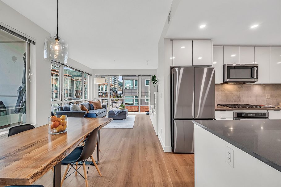 404 2632 Library Lane North Vancouver, BC - 16