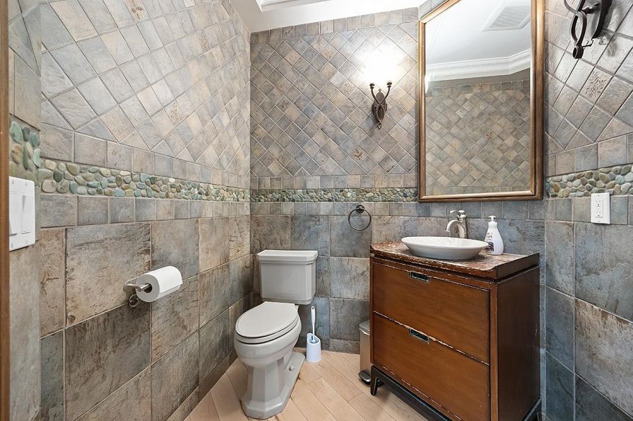 3582 Edgemont Boulevard North Vancouver, BC - 31