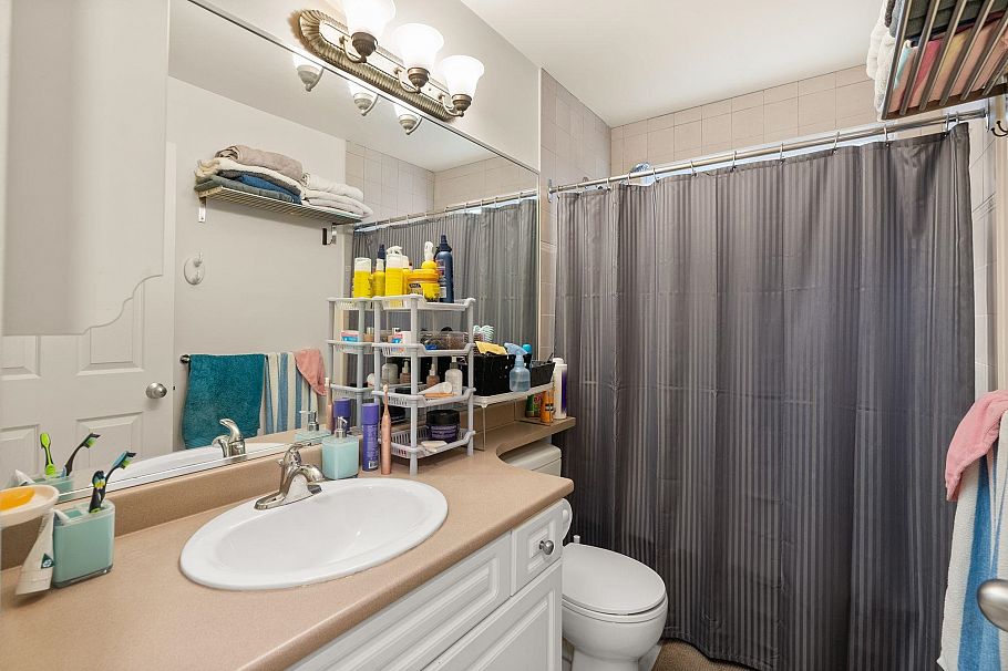 909 W 18th Avenue Vancouver, BC - 39