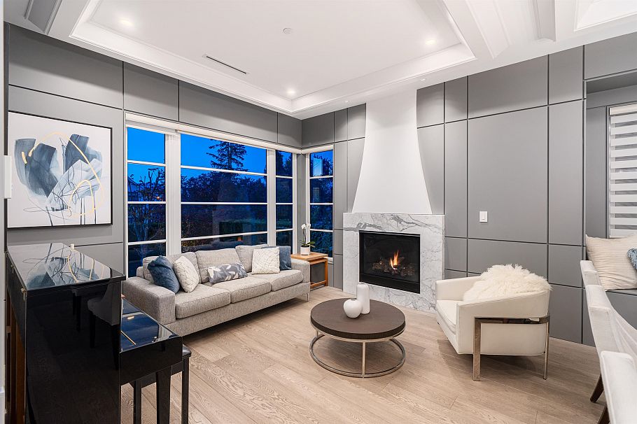 2820 W 32nd Avenue Vancouver, BC - 2