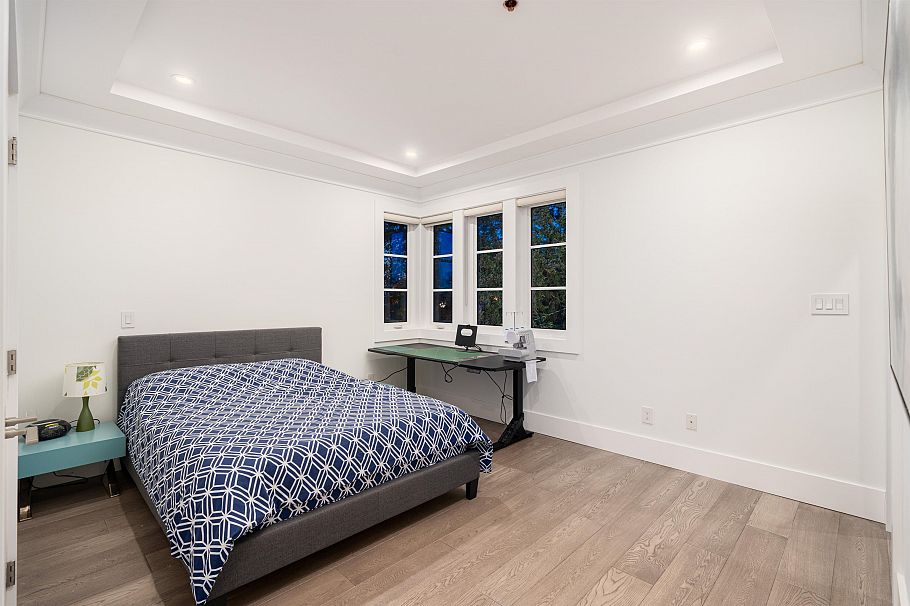 2820 W 32nd Avenue Vancouver, BC - 24