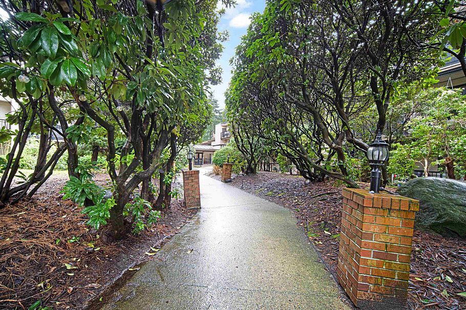 320 1385 Draycott Road North Vancouver, BC - 25