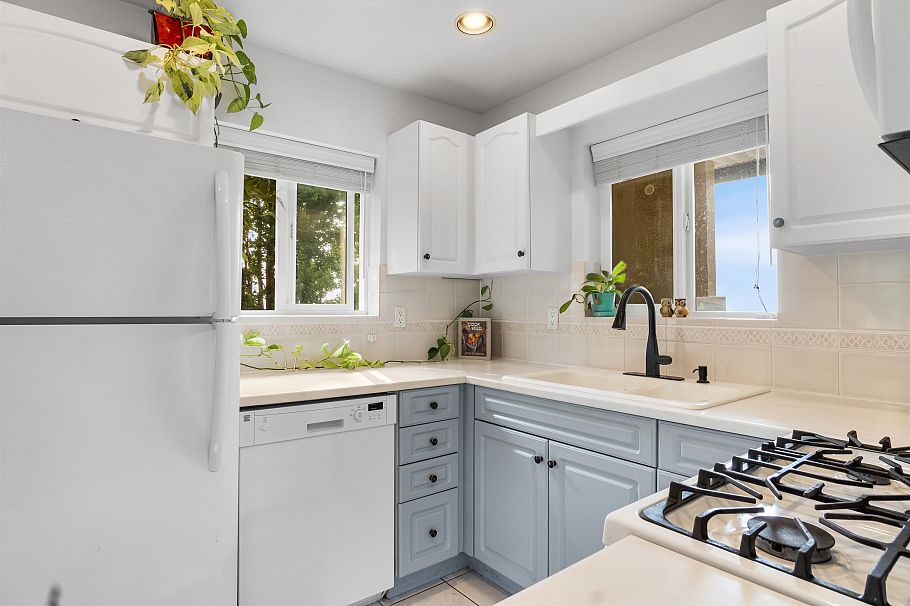 305 257 E Keith Road North Vancouver, BC - 4