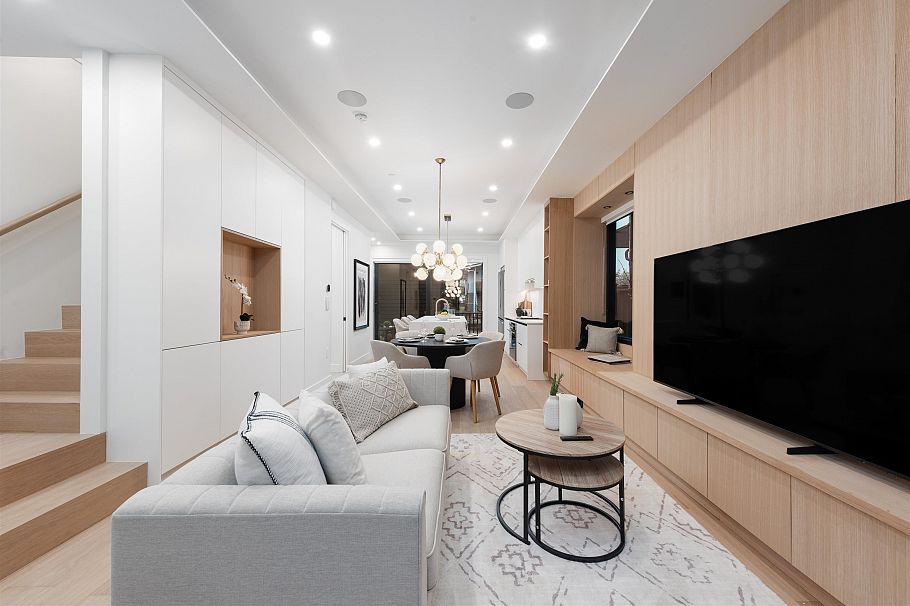 1 4895 Moss Street Vancouver, BC - 5