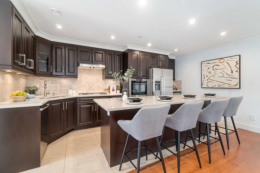 2721 W 5th Avenue Vancouver, BC - 4