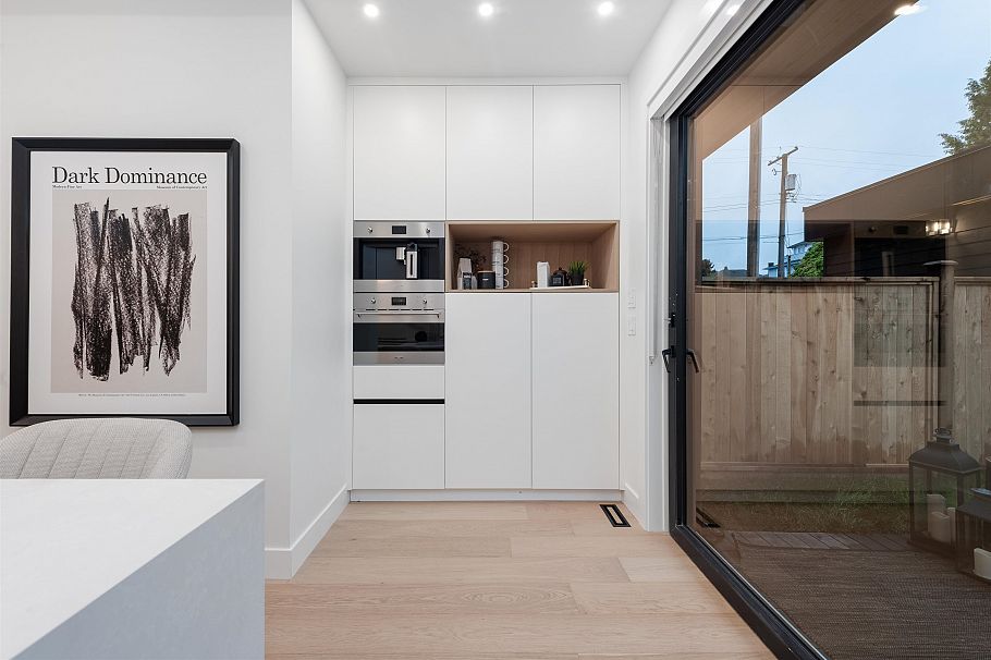 1 4895 Moss Street Vancouver, BC - 15