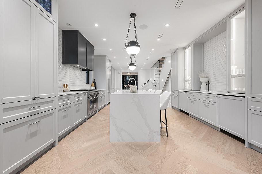 2173 Vanness Avenue Vancouver, BC - 9