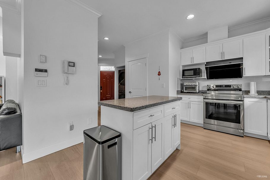 8436 Osler Street Vancouver, BC - 16