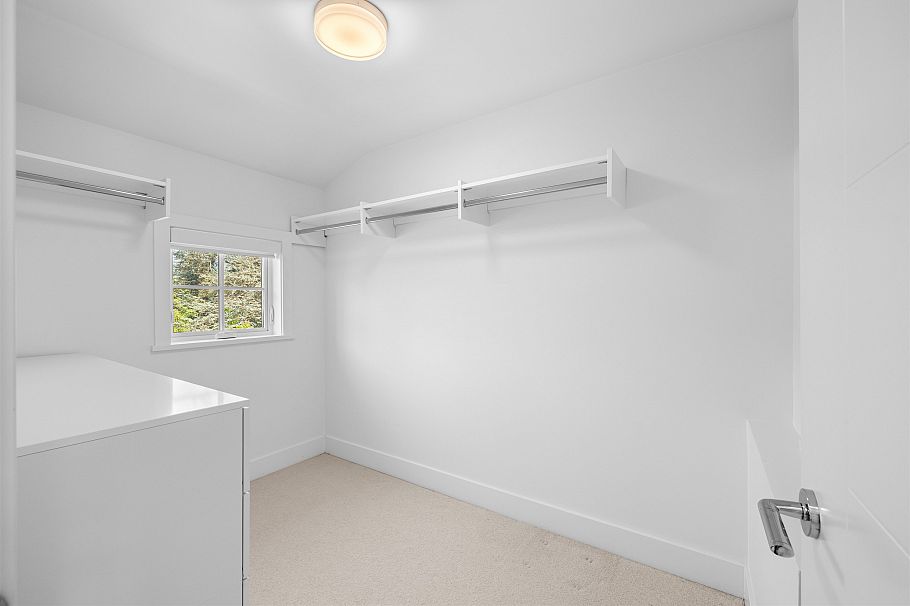 6 1133 Ridgewood Drive North Vancouver, BC - 21