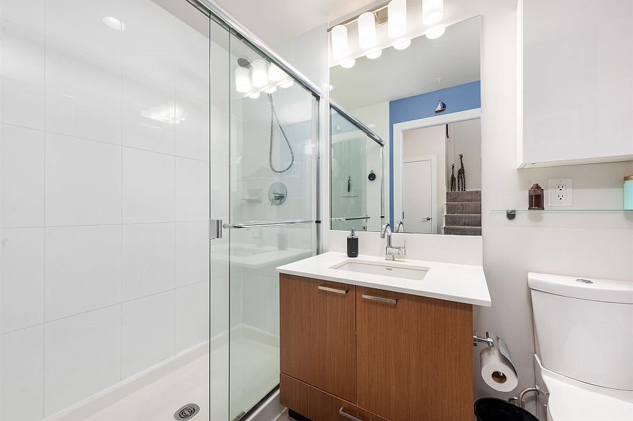 903 221 Union Street Vancouver, BC - 3