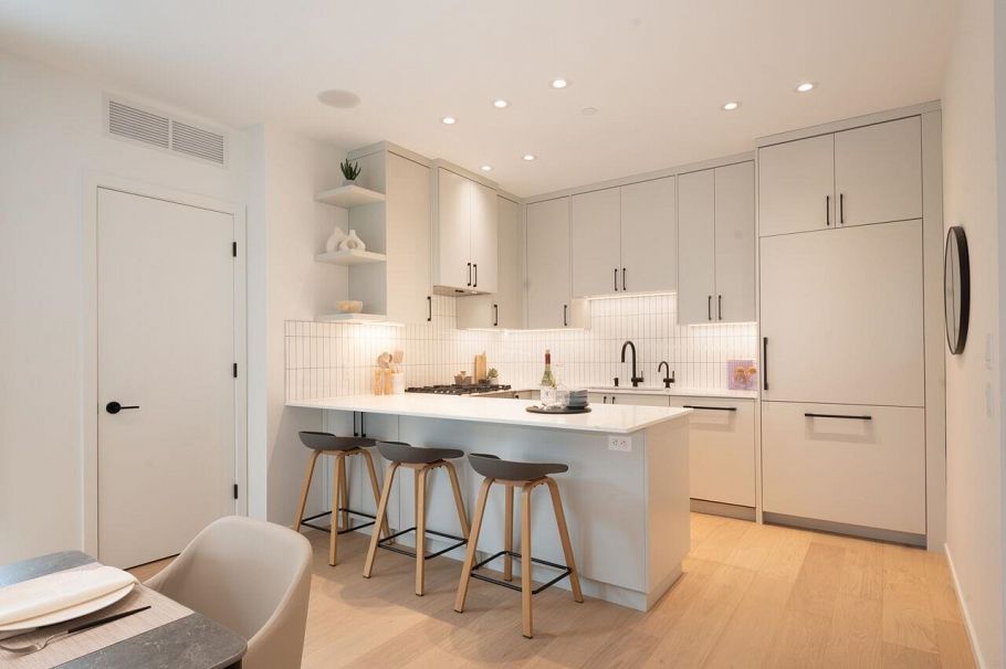 122 E 17th Avenue Vancouver, BC - 16