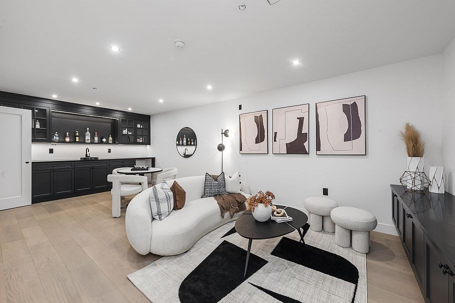 2173 Vanness Avenue Vancouver, BC - 23