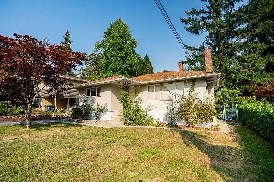 1302 Lennox Street North Vancouver, BC - 1