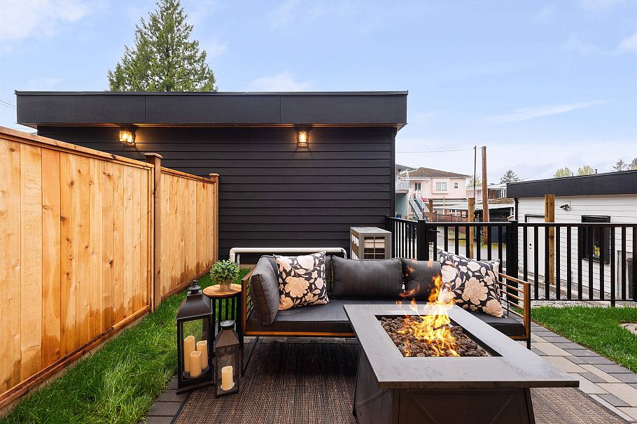 1 4895 Moss Street Vancouver, BC - 39