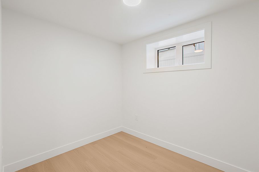 3336 W 14th Avenue Vancouver, BC - 36