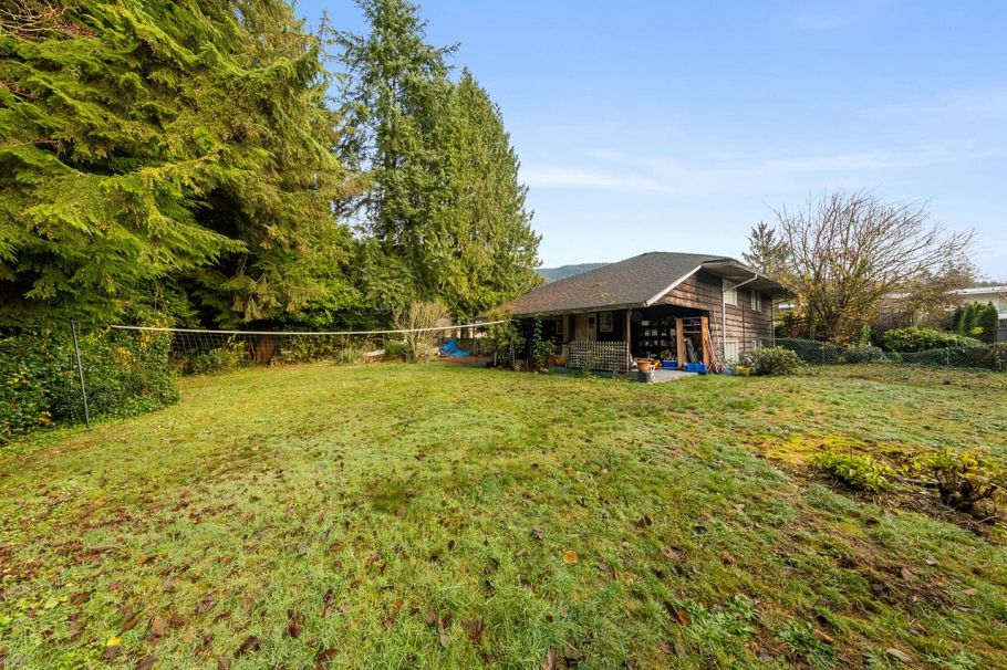 4275 Lions Avenue North Vancouver, BC - 13