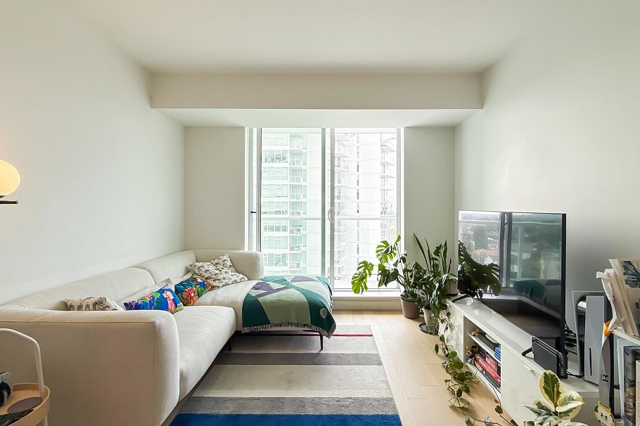 1112 2220 Kingsway Vancouver, BC - 3