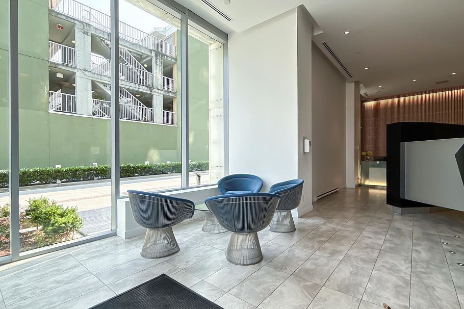 1112 2220 Kingsway Vancouver, BC - 2