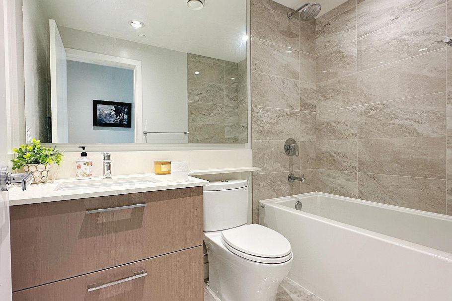 908 5410 Shortcut Road Vancouver, BC - 12