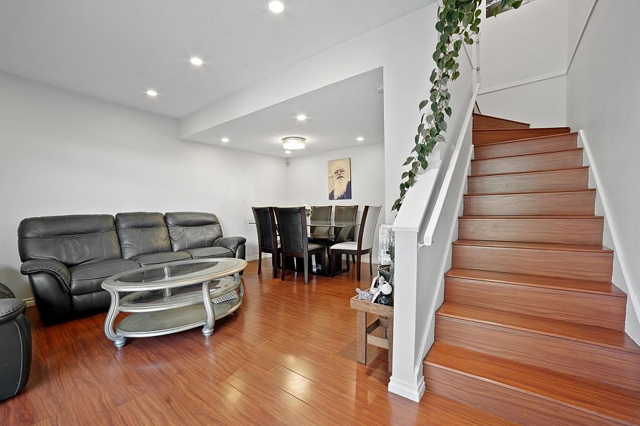 2 3558 E 49th Avenue Vancouver, BC - 6