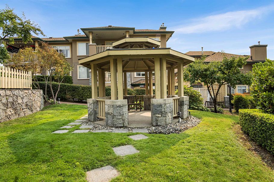 305 257 E Keith Road North Vancouver, BC - 28