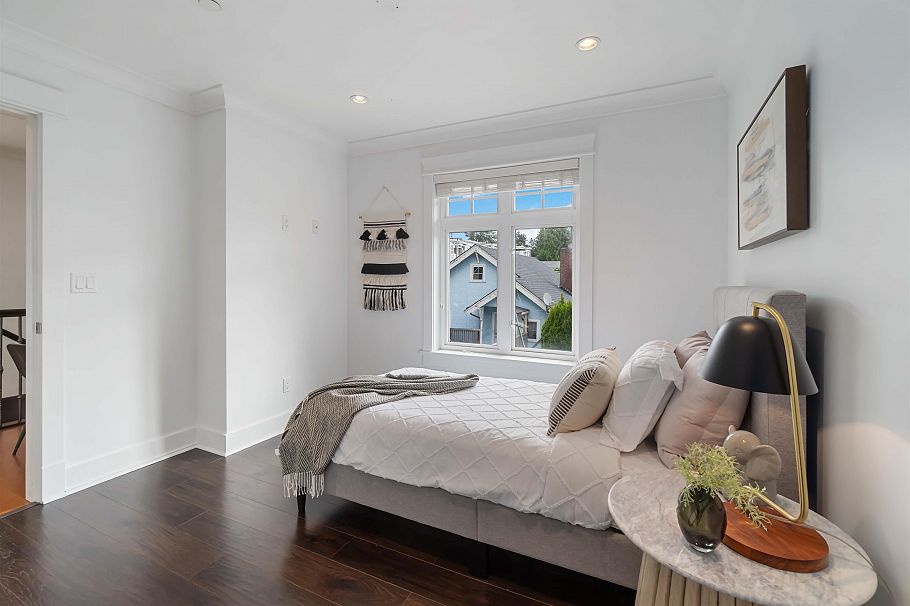 2721 W 5th Avenue Vancouver, BC - 19