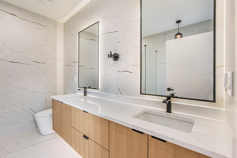 3336 W 14th Avenue Vancouver, BC - 26